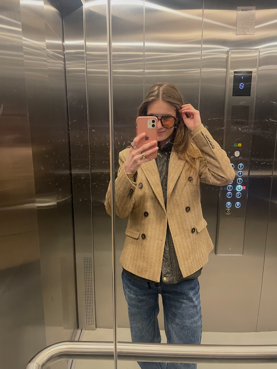 Kunde iført The Prima blazer
